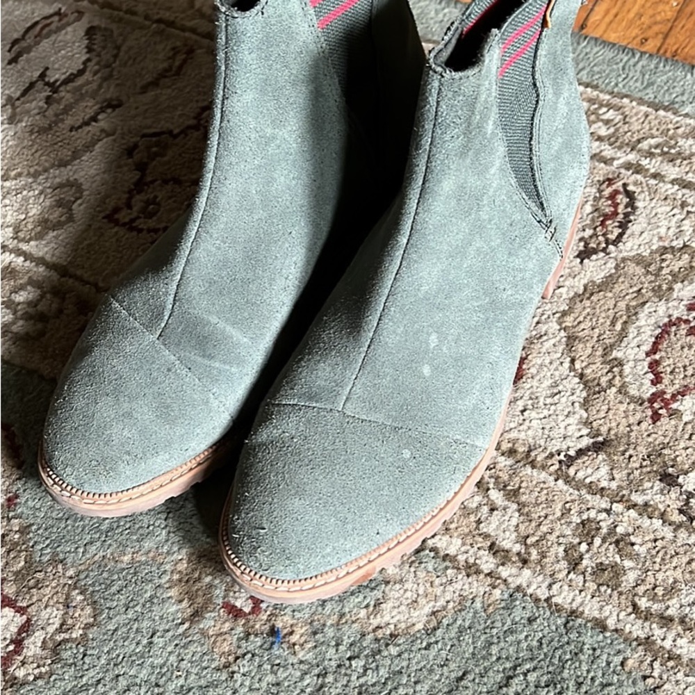 Toms short boot women’s size 10